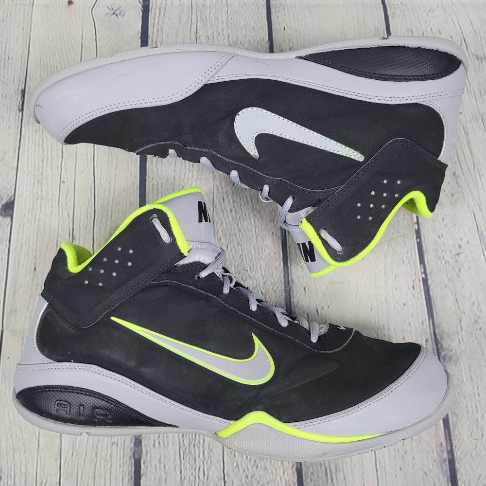 NIKE | Air Flight Showup basketball mid top lace-up athletic shoes